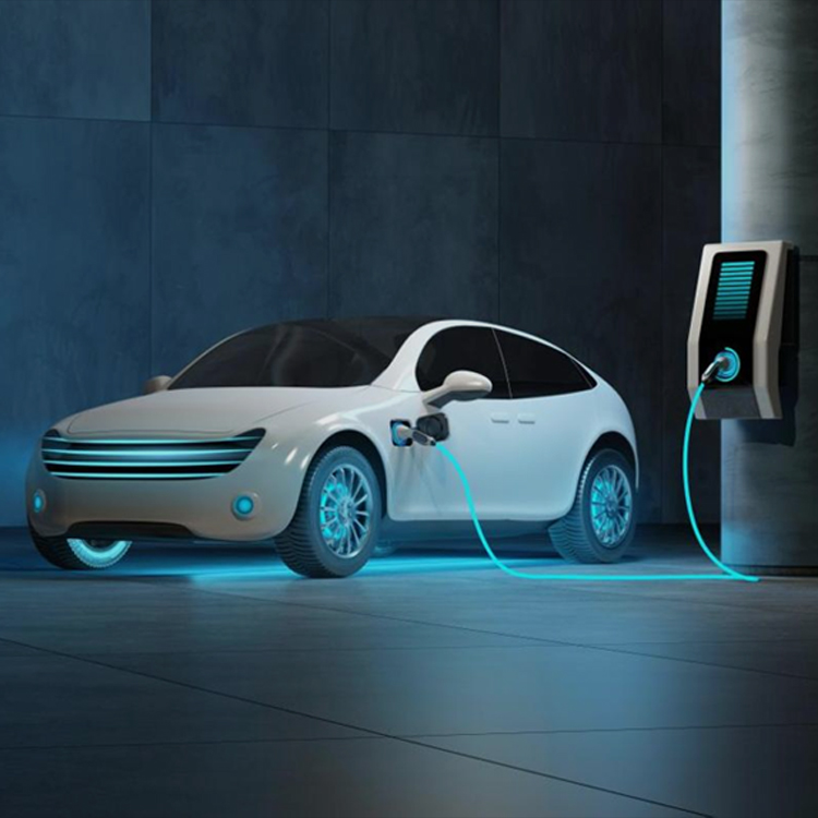 Elektro- und Hybridfahrzeuge